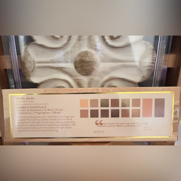 LAURA GELLER NEW YORK Laura's Essentials 12 Eyeshadows/1 Highlighter & 1… - Picture 8 of 11